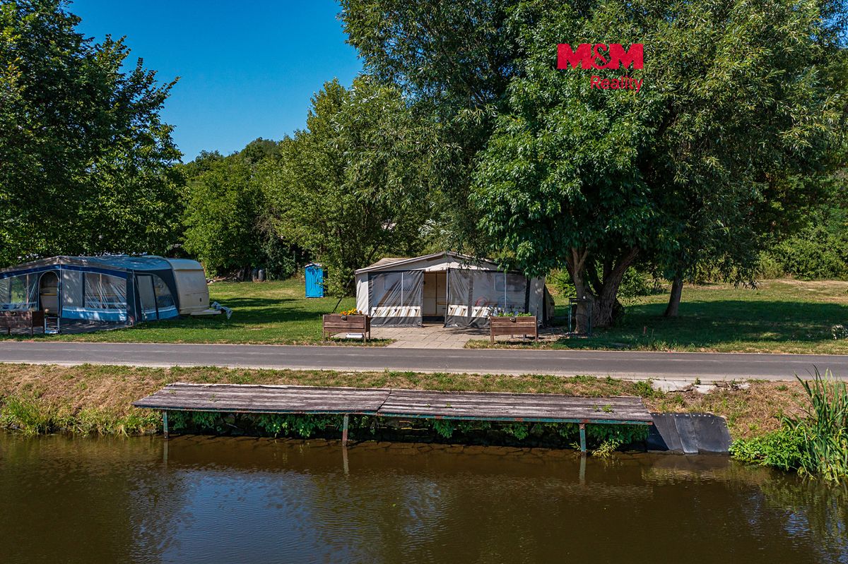 Prodej zahrady 449 m², Křešice – fotka 1 z 3