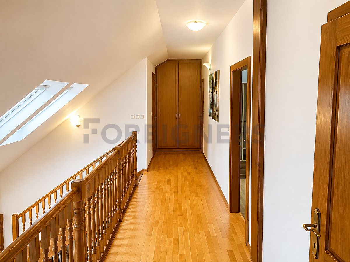 Pronájem bytu 4+kk 162 m² – fotografie 5