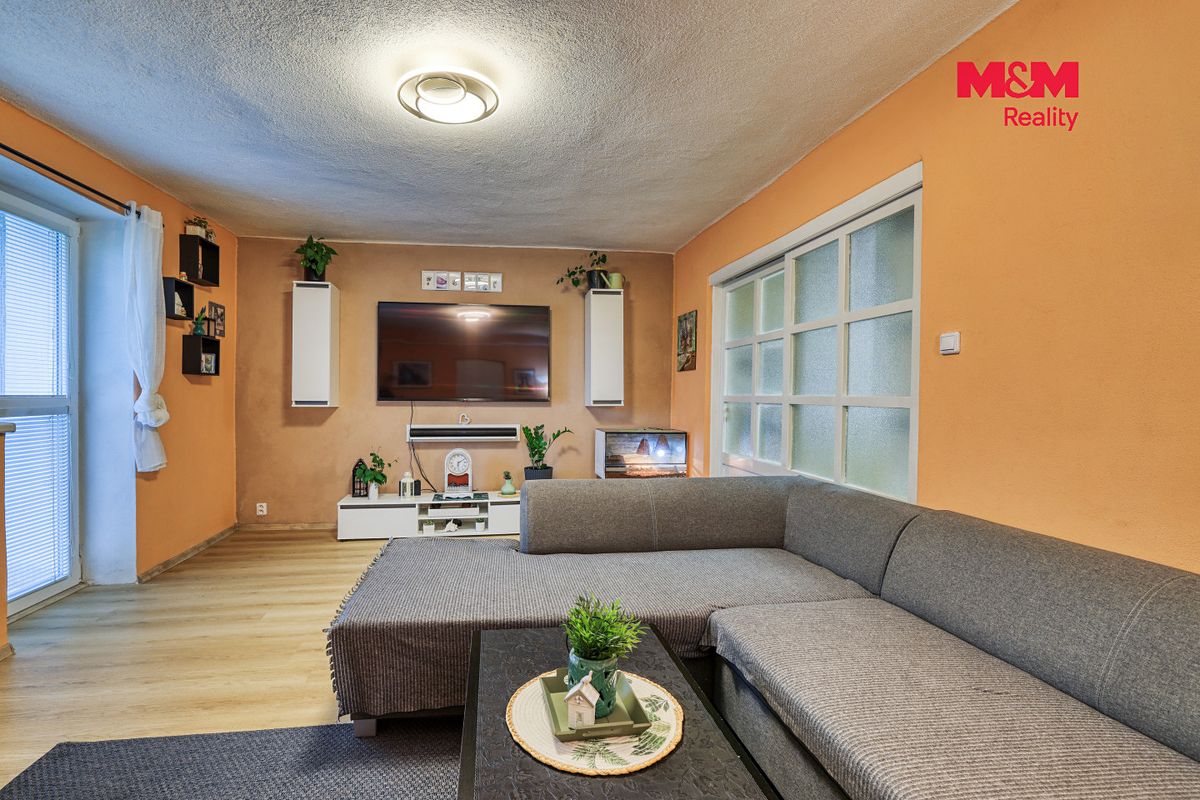 Prodej rodinného domu 200 m², pozemek 1500 m² – fotografie 3