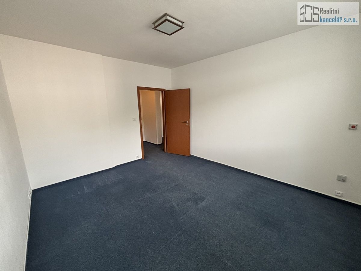 Pronájem kanceláře 52 m² – fotografie 5