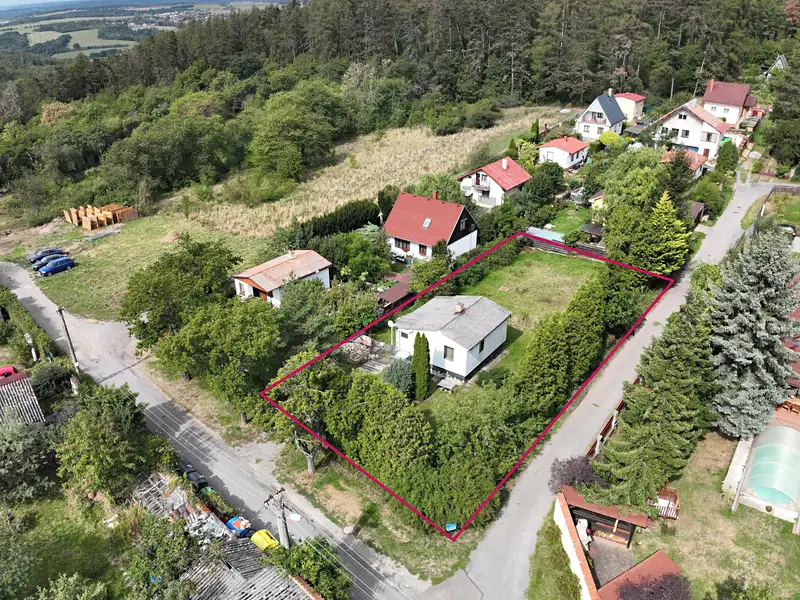 Prodej stavebního pozemku 832 m², Jílové u Prahy – náhled fotky 1