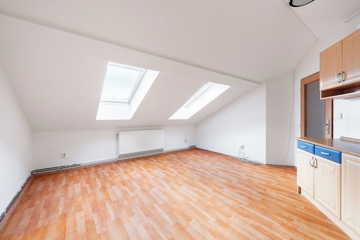 Pronájem bytu 1+1 37 m²