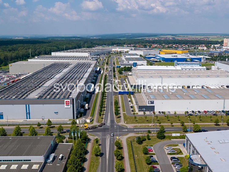 Комерційне приміщення в оренду, 935 м² (7 з 23)