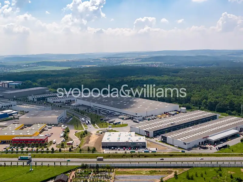Pronájem výrobní haly, prostoru 935 m², Plzeň – náhled fotky 2