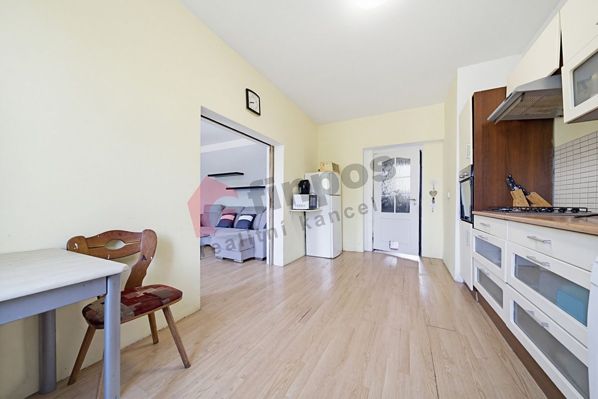 Prodej rodinného domu 250 m², pozemek 252 m² – fotografie 3