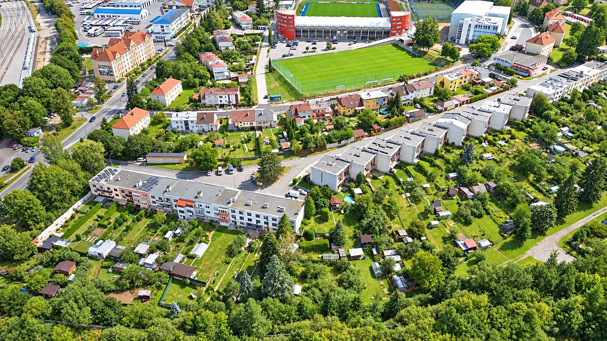 Prodej rodinného domu 241 m², pozemek 893 m² – fotografie 2