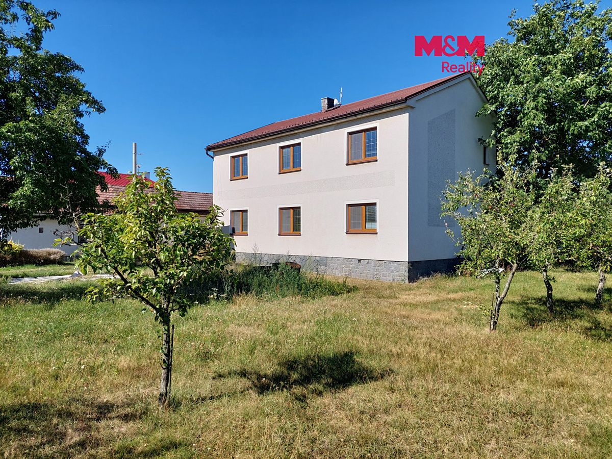 Prodej rodinného domu 195 m², pozemek 1797 m²