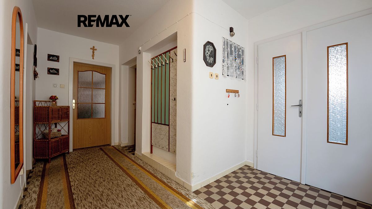Prodej rodinného domu 186 m², pozemek 580 m² – fotografie 3