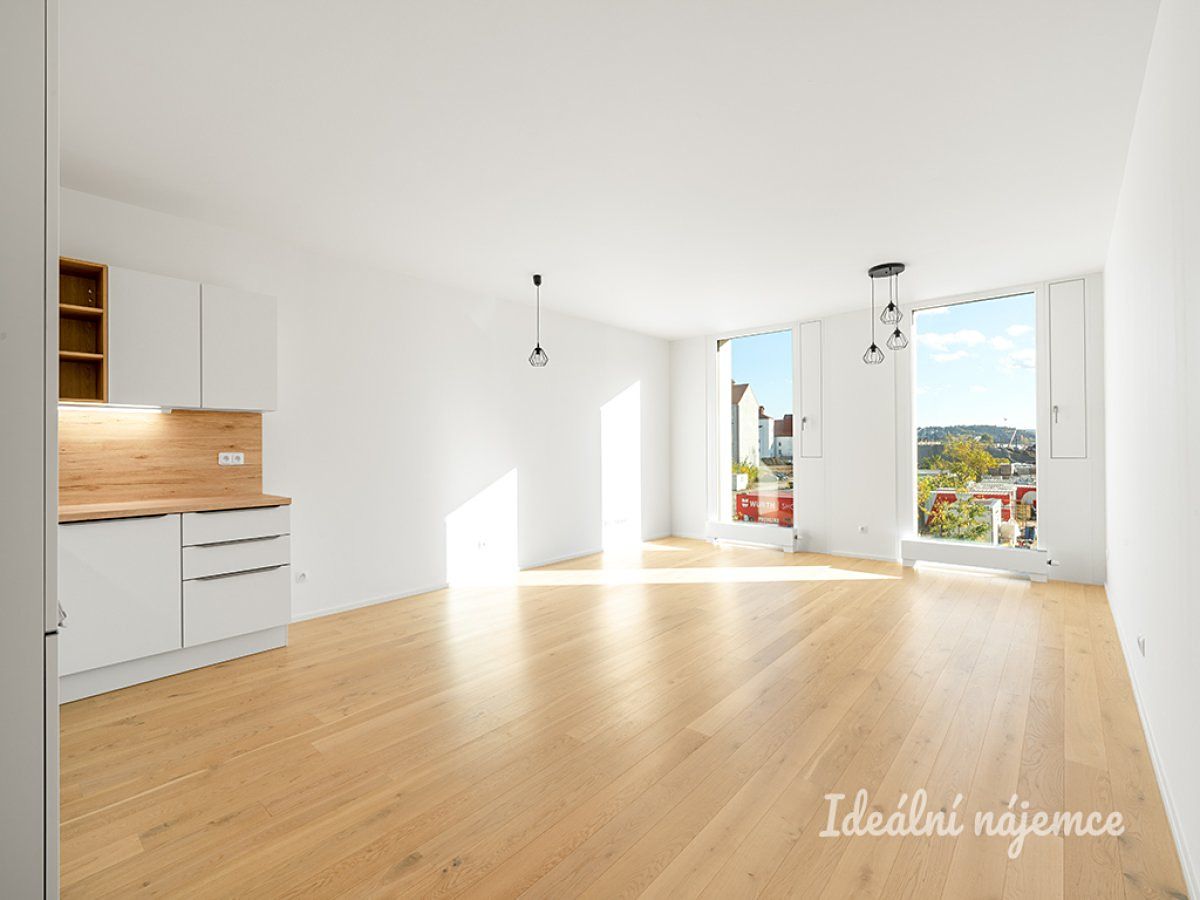 Pronájem bytu 3+kk 92 m² – fotografie 2