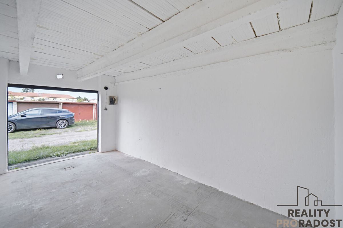 Pronájem garáže 18 m² – fotografie 2
