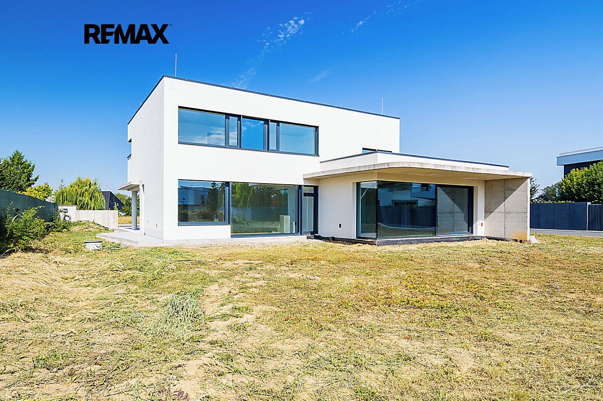 Prodej rodinného domu 206 m², pozemek 1232 m² – fotografie 4
