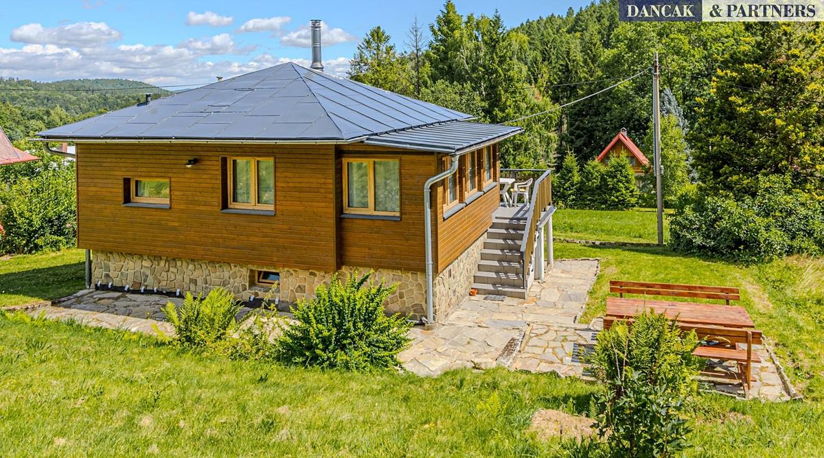 Prodej chaty 85 m², pozemek 352 m² – fotografie 2