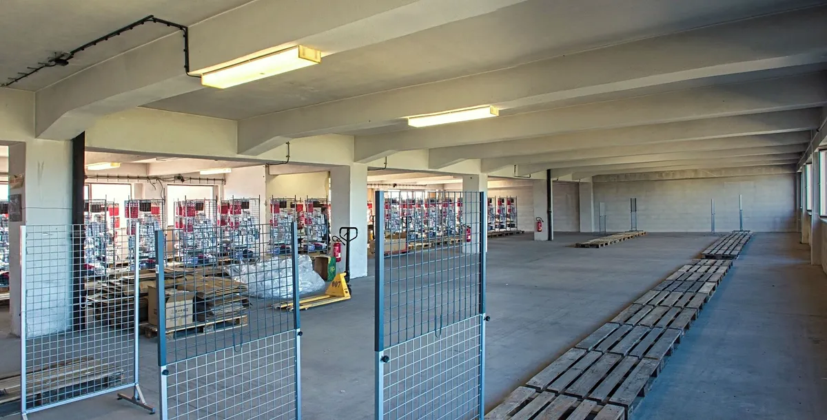 Pronájem skladového prostoru 3270 m²