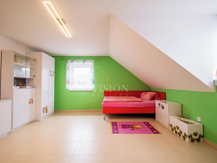 Будинок на продаж, 242 м² (28 з 42)
