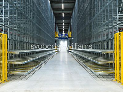 Pronájem skladového prostoru 32589 m²