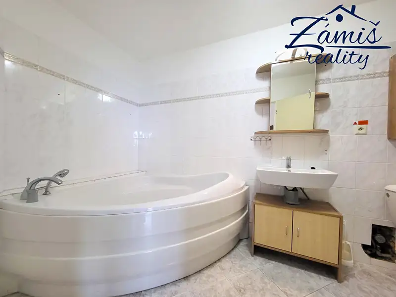 Prodej činžovního domu 400 m², Kladno – náhled fotky 3