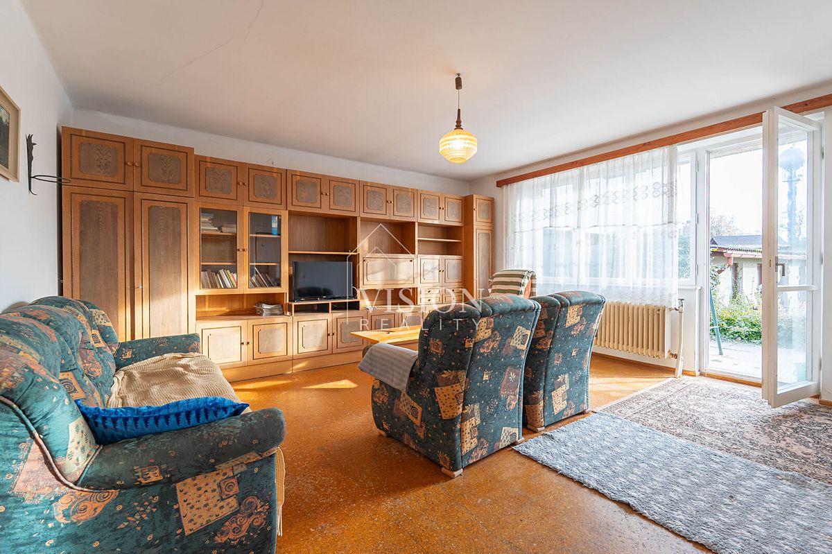 Prodej vícegeneračního domu 204 m², pozemek 809 m² – fotografie 2