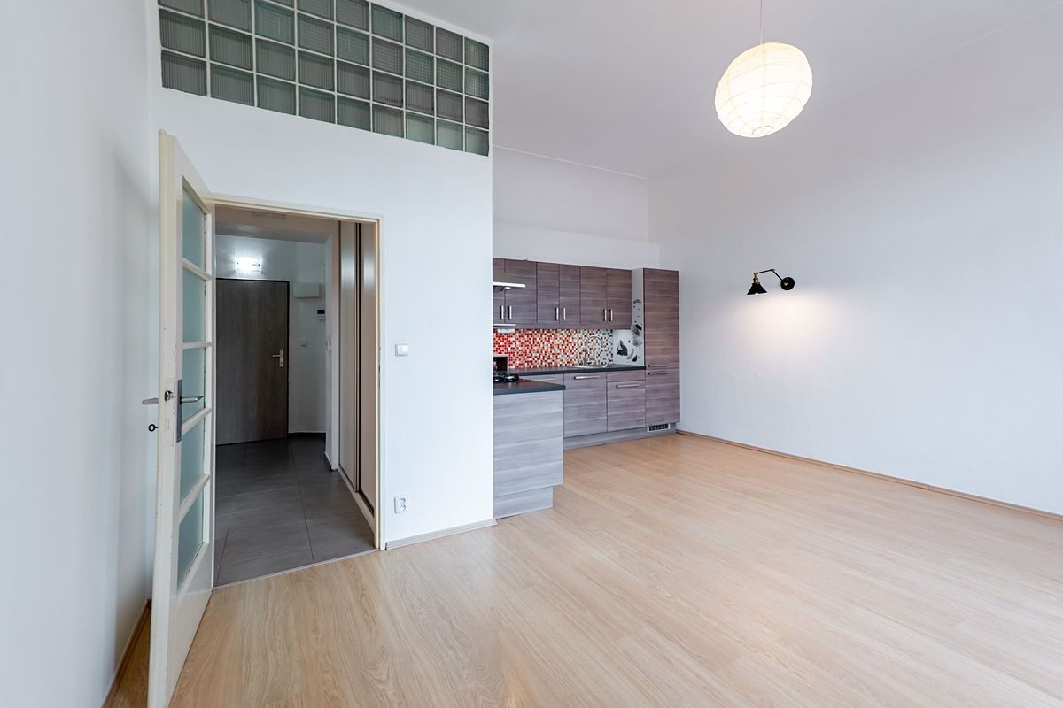 Pronájem bytu 2+kk 57 m² – fotografie 4