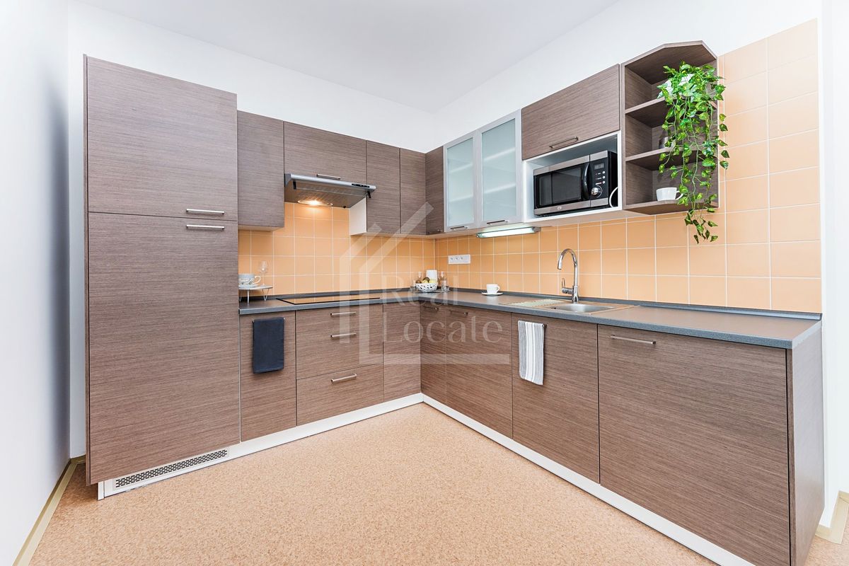 Pronájem bytu 2+kk 90 m² – fotografie 3