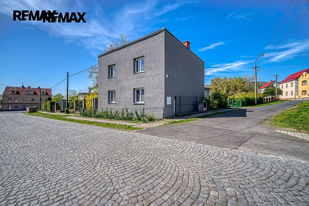 Prodej rodinného domu 158 m², pozemek 230 m² – fotografie 2