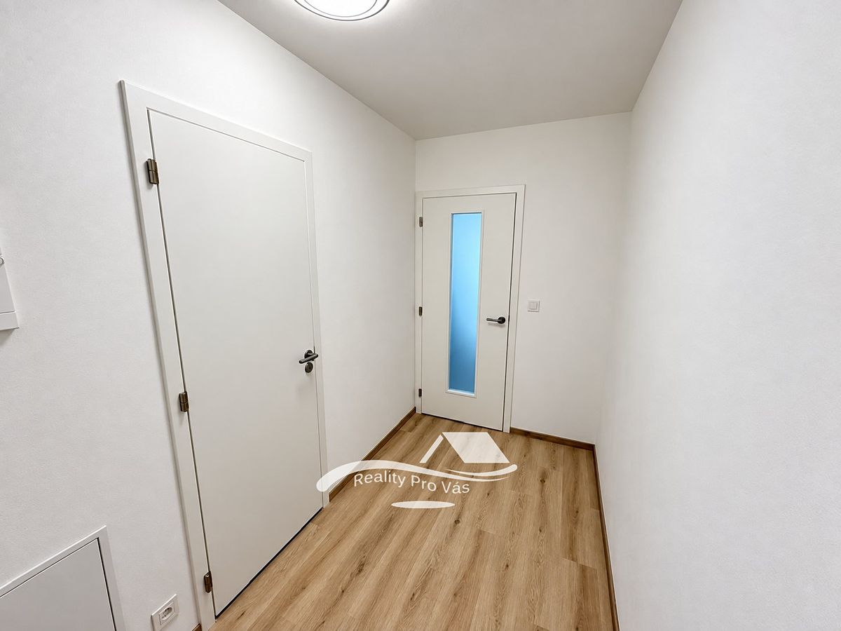 Pronájem bytu 1+kk 38 m² – fotografie 4