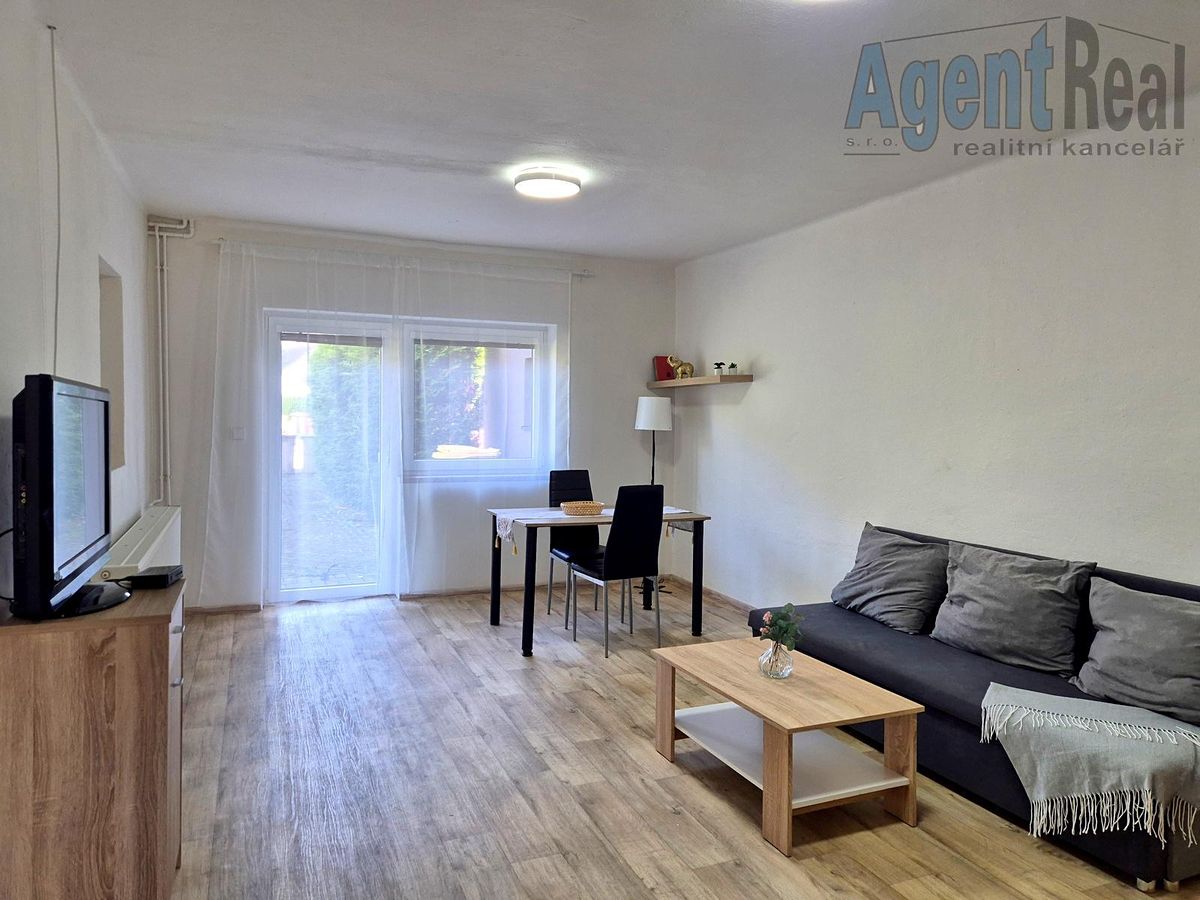 Prodej rodinného domu 168 m², pozemek 390 m² – fotografie 4