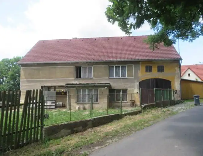 Dražba rodinného domu 158 m², pozemek 1307 m², Liběšice – náhled fotky 1