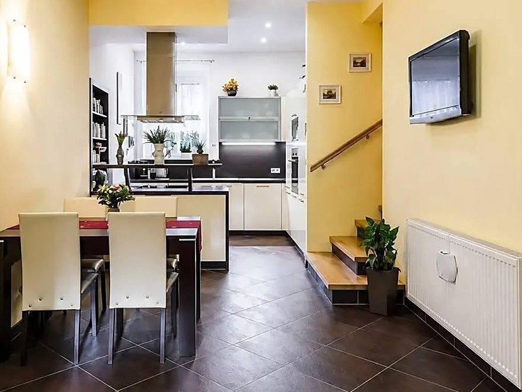 Будинок в оренду, 1 300 м² (3 з 29)