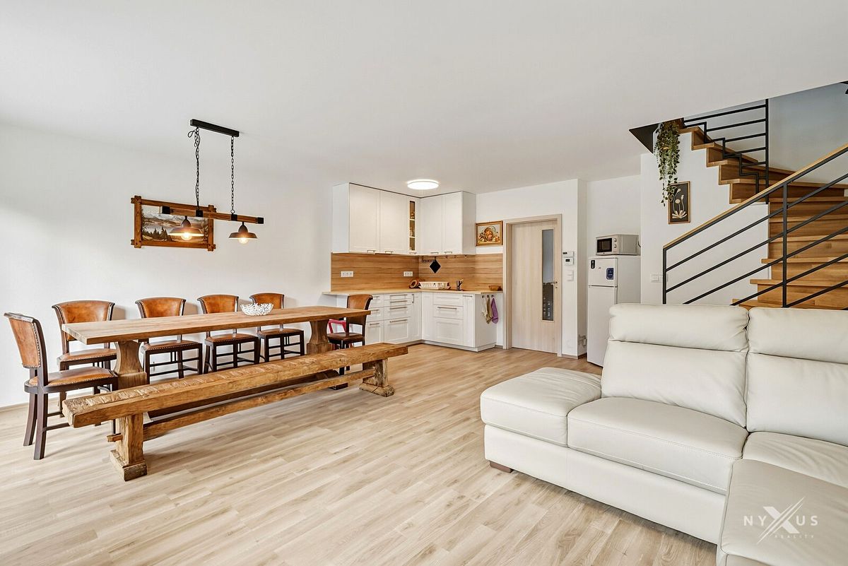 Prodej rodinného domu 153 m², pozemek 273 m² – fotografie 2