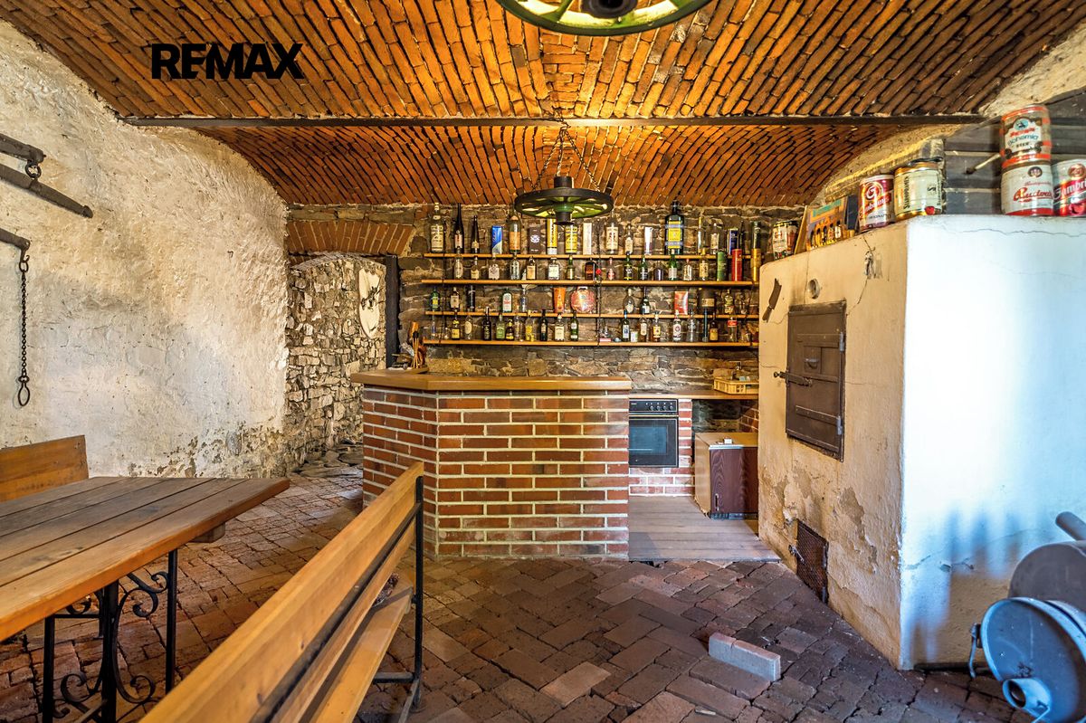 Prodej vícegeneračního domu 295 m², pozemek 2984 m² – fotografie 5