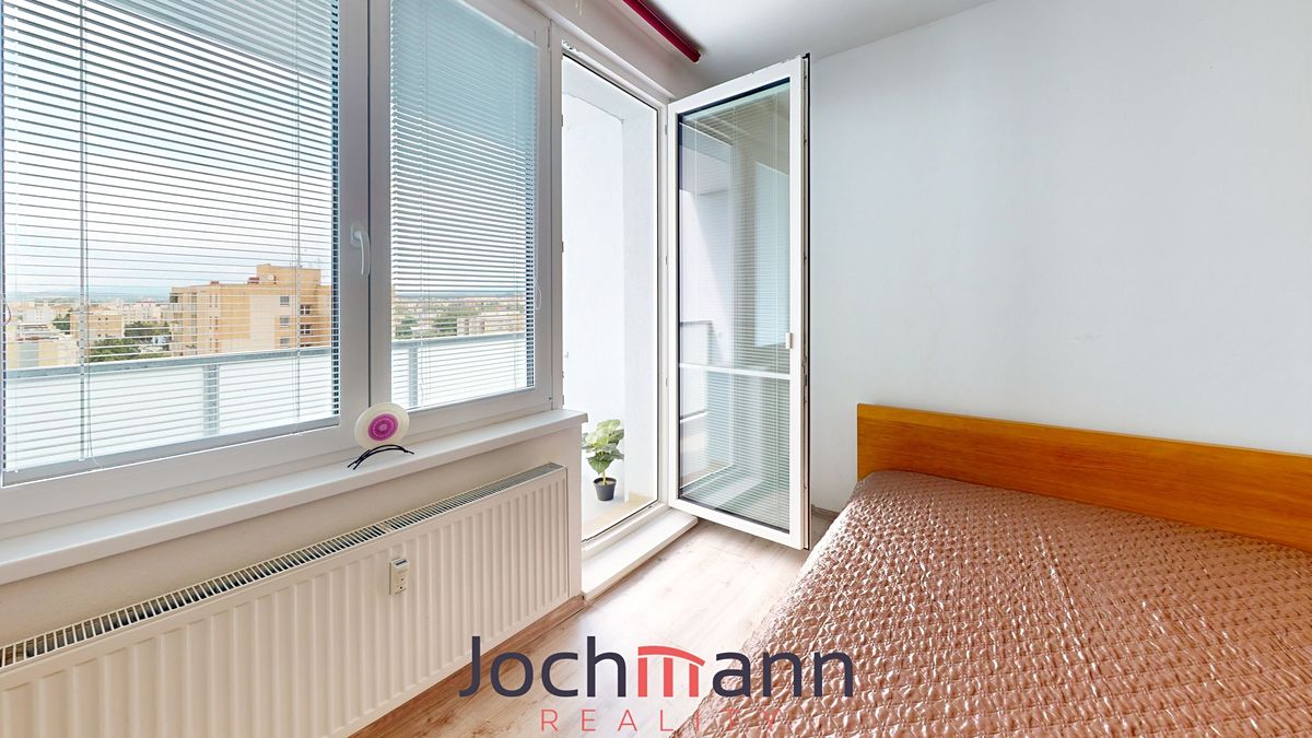 Pronájem bytu 1+kk 34 m² – fotografie 2