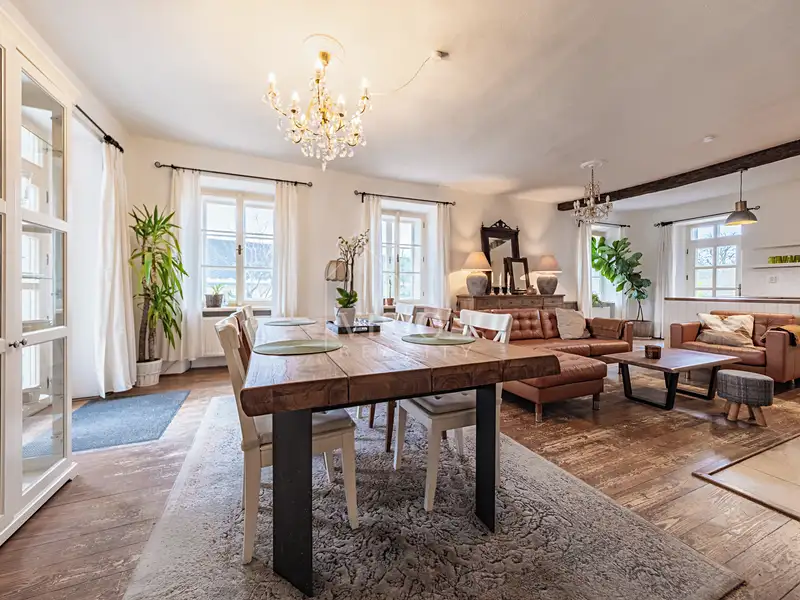 Prodej rodinného domu 190 m², pozemek 1831 m², Kolinec – náhled fotky 2