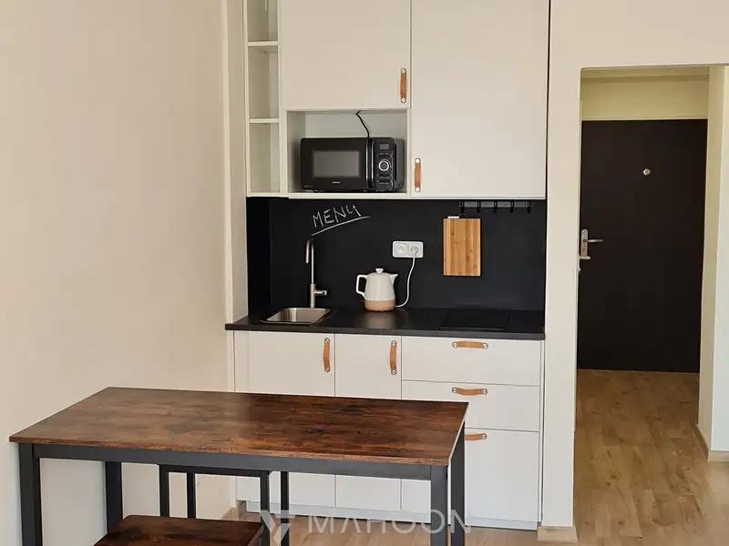 Prodej bytu 1+kk 26 m², Praha – náhled fotky 2