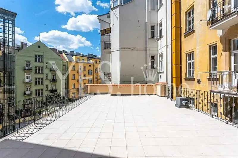 Pronájem bytu 2+kk 125 m², Praha – náhled fotky 3