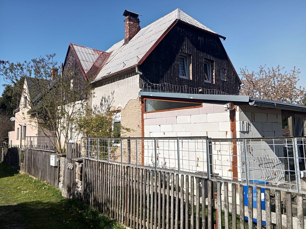 Prodej rodinného domu 155 m², pozemek 1041 m² – fotografie 2