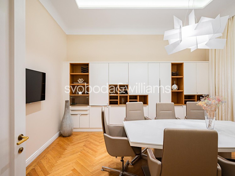 Prodej komerčního prostoru, 68 m² (2 z 10)