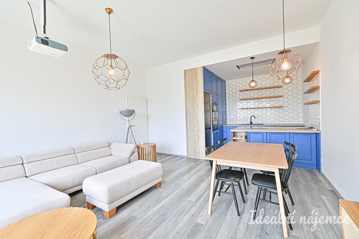 Pronájem bytu 3+kk 84 m²