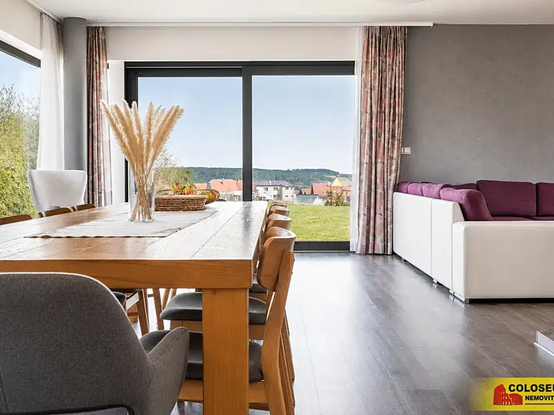 Prodej rodinného domu 460 m², pozemek 3000 m², Zbraslav – náhled fotky 3
