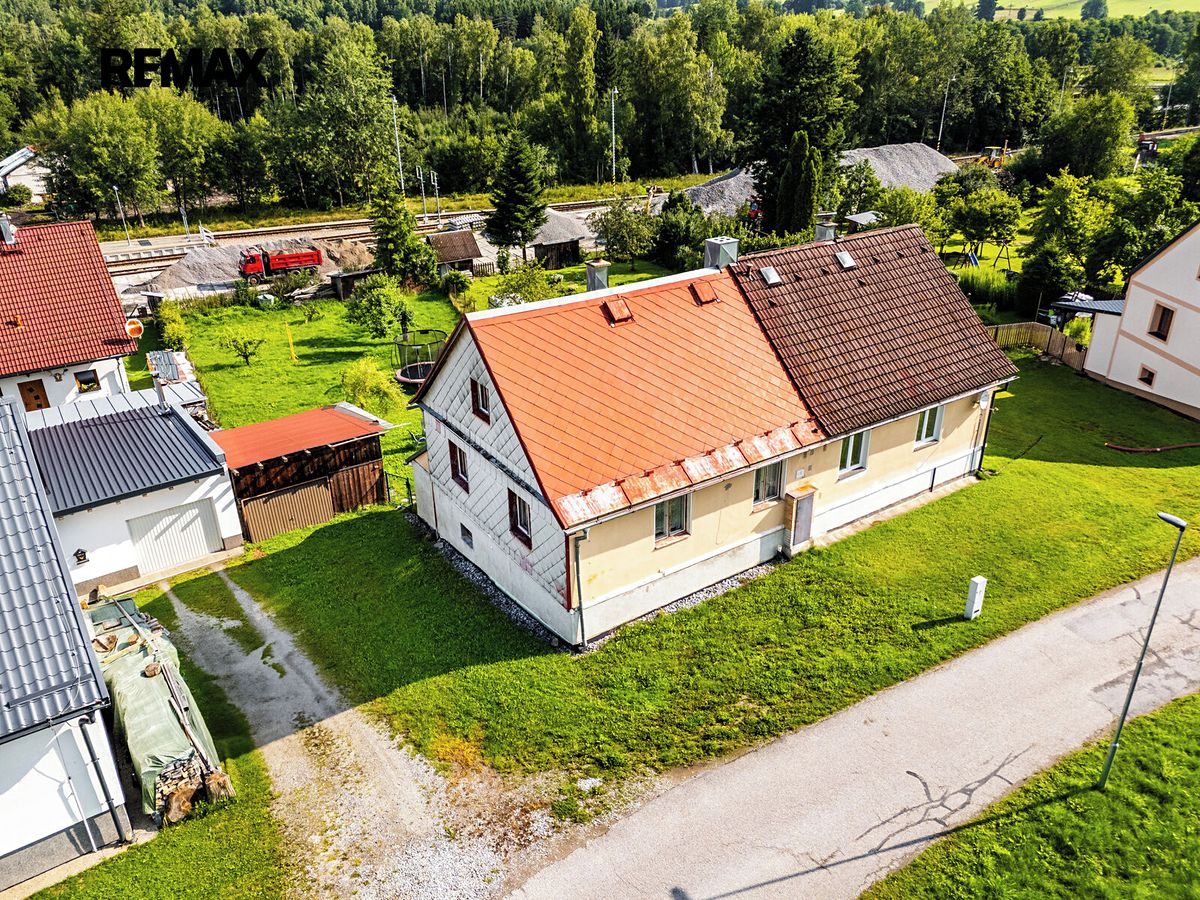 Prodej rodinného domu 142 m², pozemek 782 m² – fotografie 3