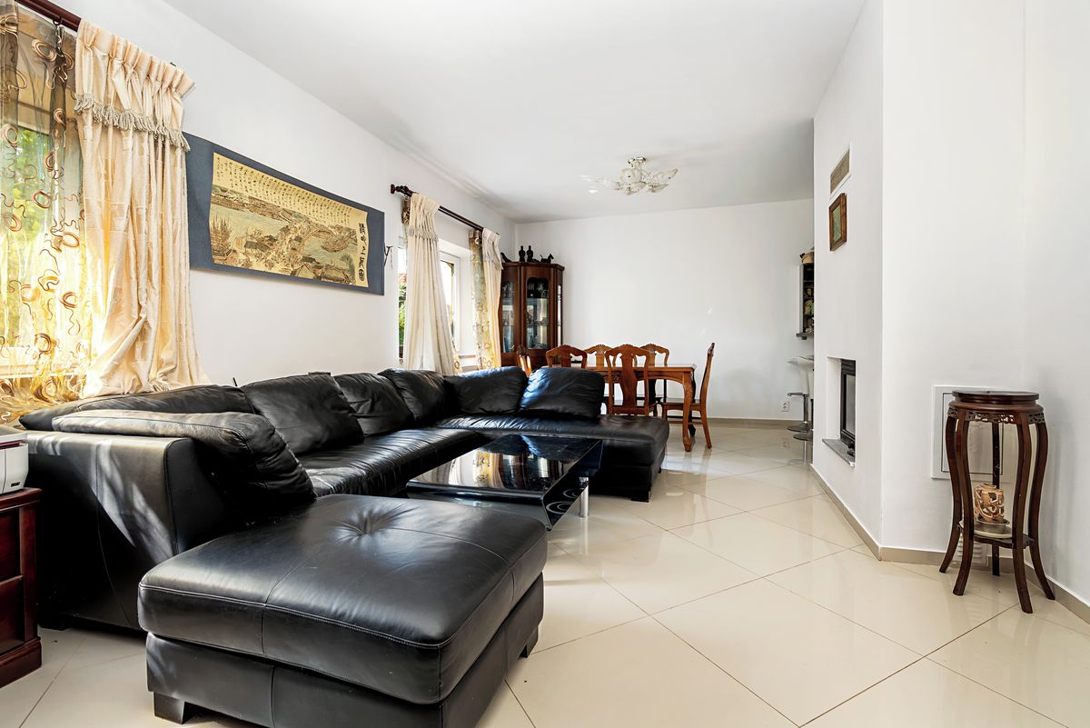 Prodej rodinného domu 197 m², pozemek 584 m² – fotografie 4