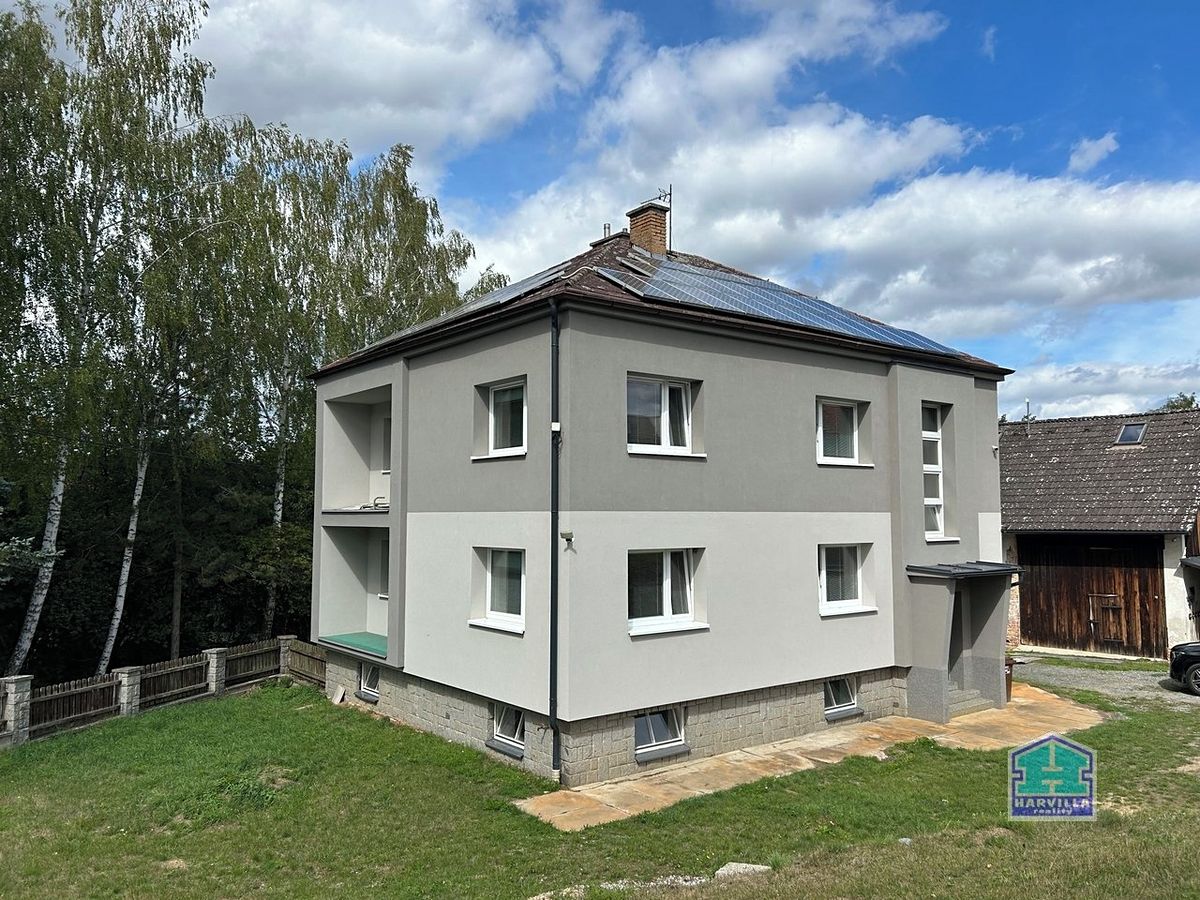 Prodej rodinného domu 192 m², pozemek 1098 m²