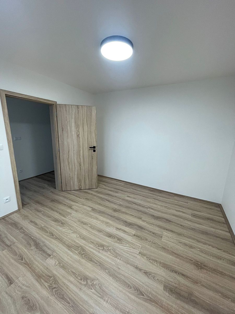 Pronájem bytu 1+1 35 m² – fotografie 3