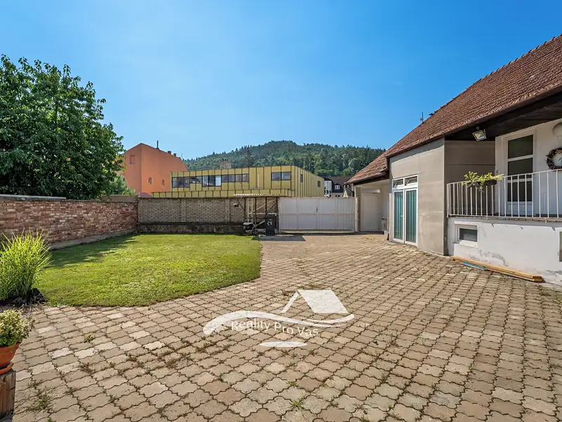 Prodej rodinného domu 620 m², pozemek 589 m², Kuřim – náhled fotky 2
