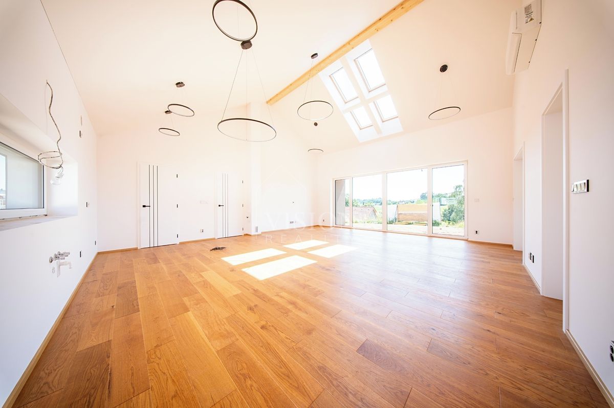 Prodej rodinného domu 147 m², pozemek 1304 m² – fotografie 5