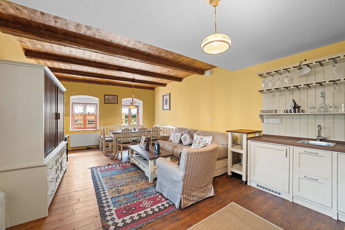 Prodej rodinného domu 291 m², pozemek 1793 m² – fotografie 5