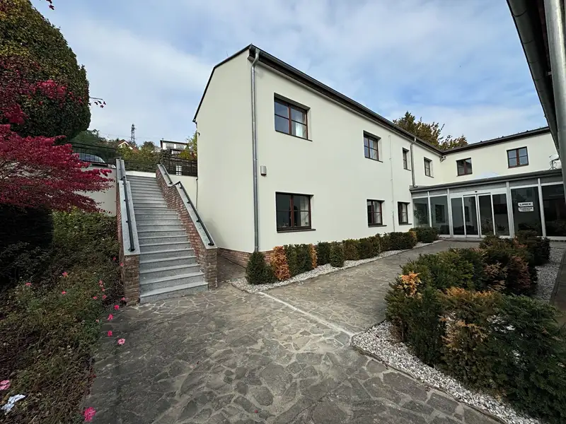 Pronájem kanceláře 83 m², Beroun – náhled fotky 1