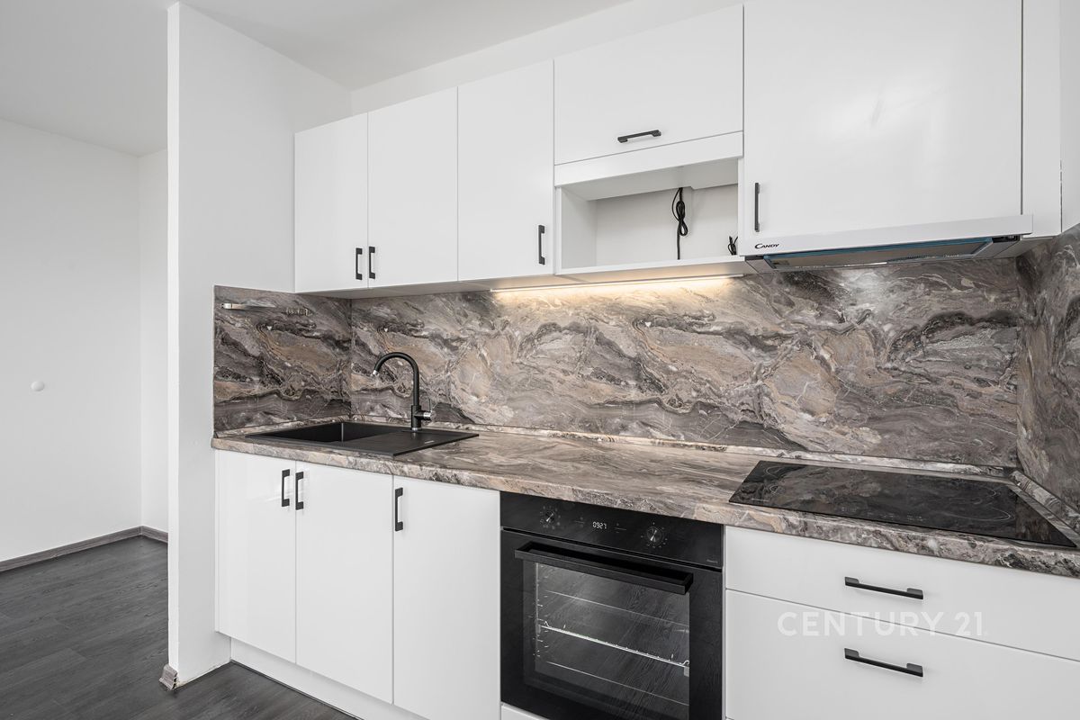 Pronájem bytu 2+kk 47 m² – fotografie 3