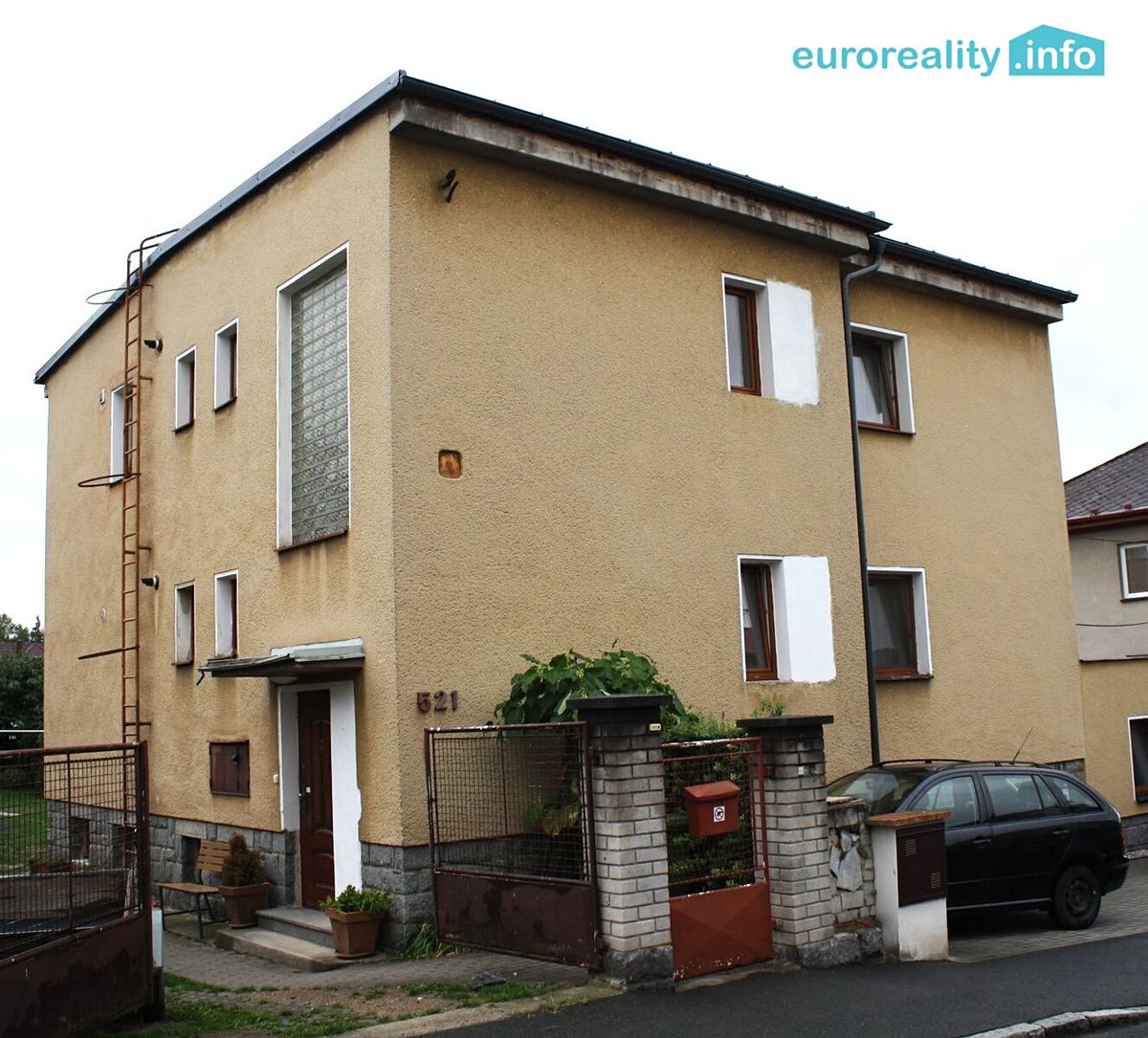 Prodej rodinného domu 247 m², pozemek 704 m²