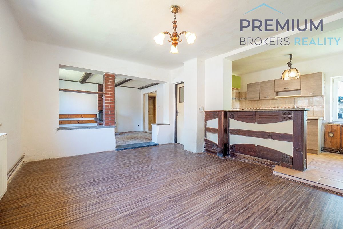 Prodej rodinného domu 70 m², pozemek 935 m² – fotografie 2