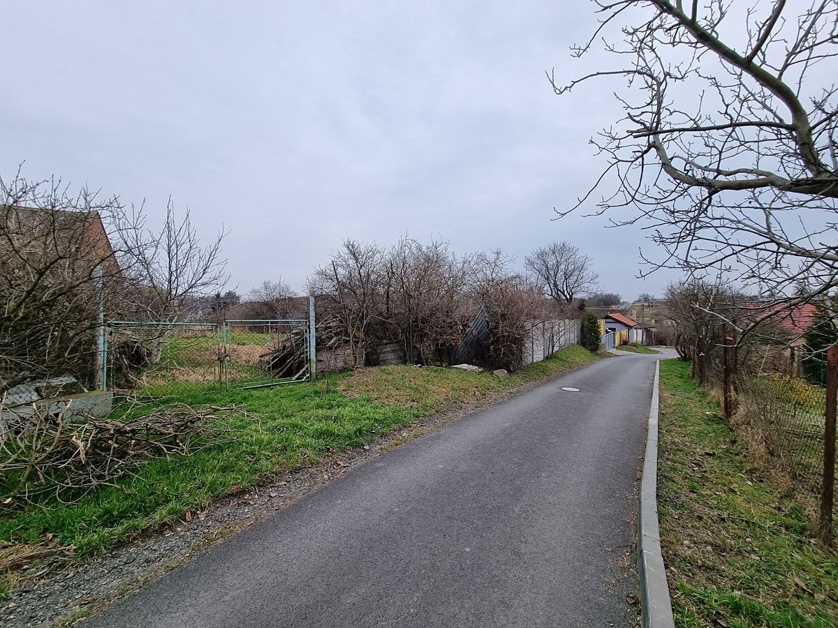 Prodej stavebního pozemku 734 m² – fotografie 3